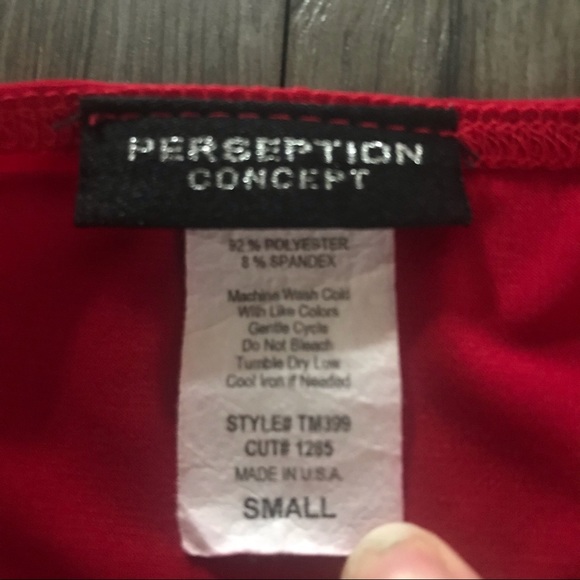 PERCEPTION CONCEPTS Sleeveless Red Blouse - Picture 4 of 5